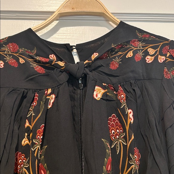 FARM RIO Black Berry Garden Long Sleeve Pleated Maxi Dress - Picture 6 of 16